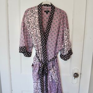Vera Wang Print Wrap Robe